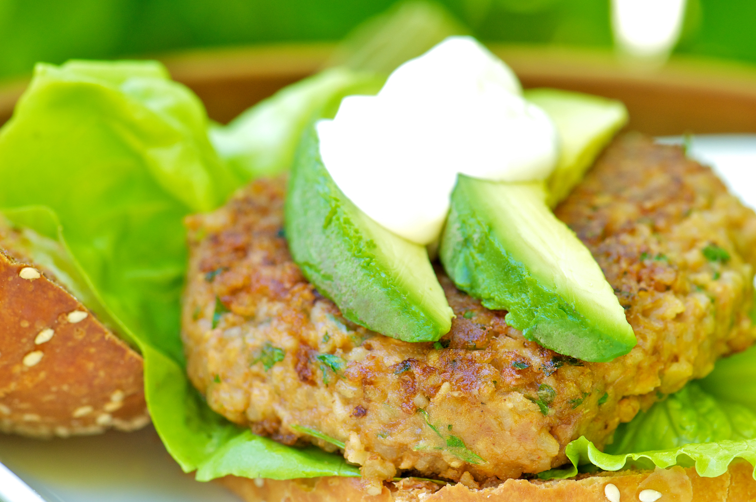 Burger Di Fagioli E Bulgur Con Verdure E Mandorle